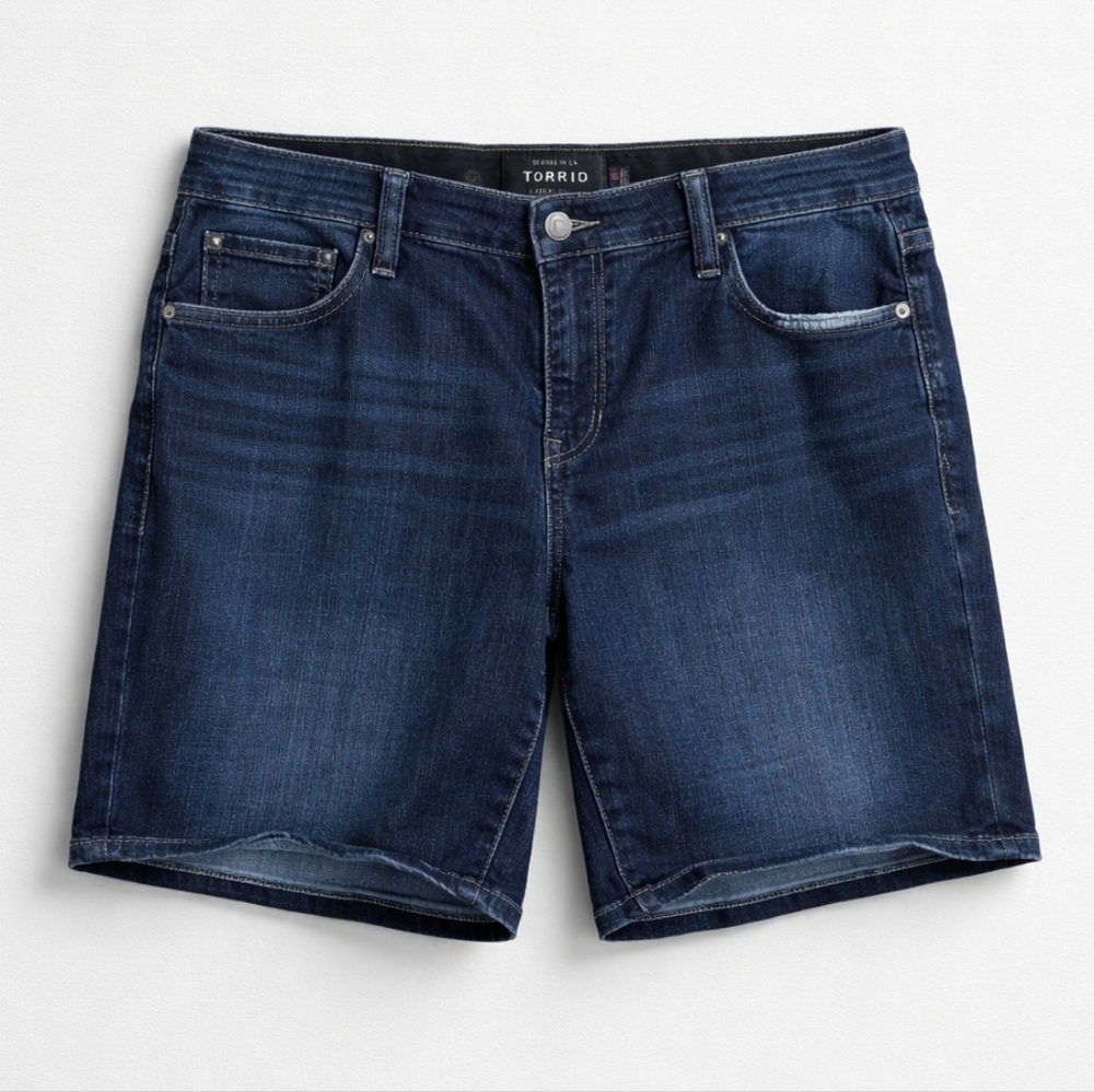160 Torrid 18 1X Dark Blue Denim Shorts